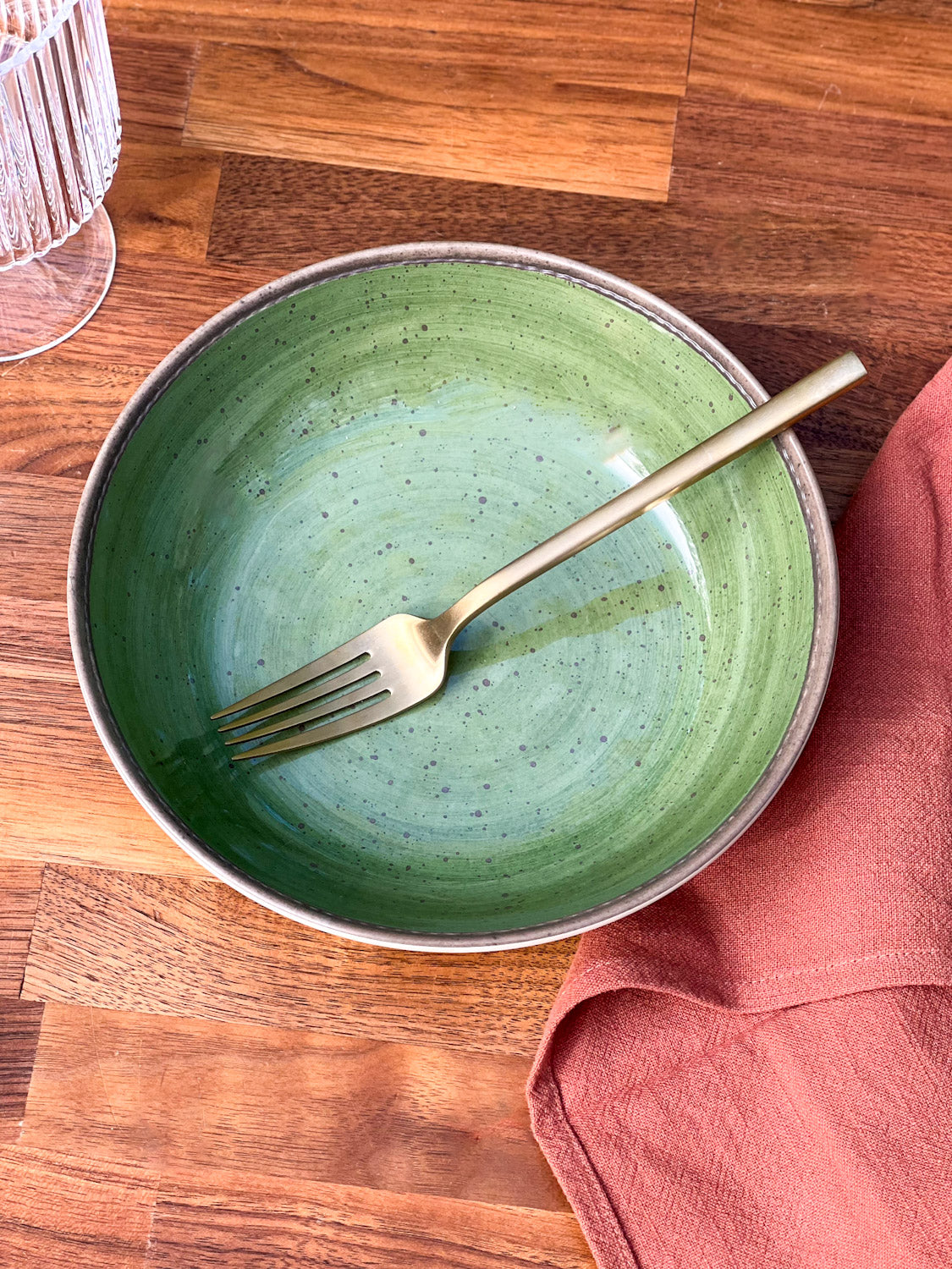 Outdoor Retreat Dinnerware