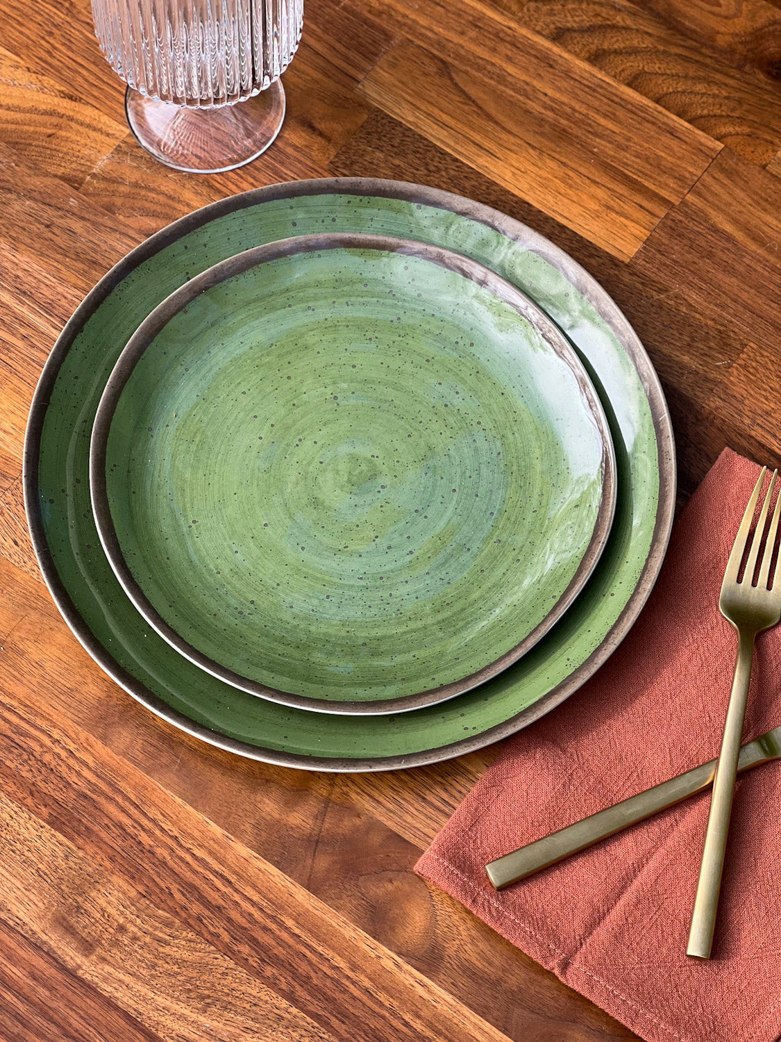 Outdoor Retreat Dinnerware