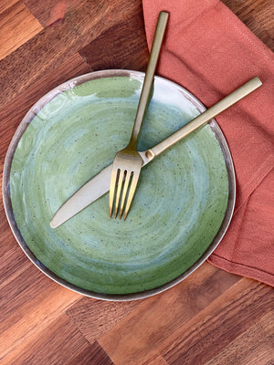 Outdoor Retreat Dinnerware