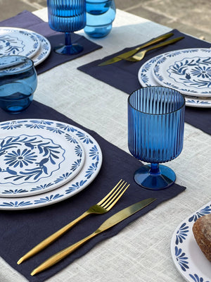 Outdoor dining top sets plates